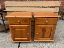2 Nachttische Nachtschränke Kiefer massiv honigfarben