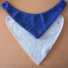 Kinder Dreiecksschal mit Druckknopf ** 2 Stück