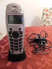 Philips Magic 5 Voice  Mobiltelefon mit Ladeschale