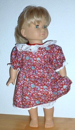 Puppenkleid-Kleid-mit-Hose-auf