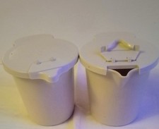 Tupperware • 2 Milch-/Sahne-Kännchen mit Deckel • "2er-Set"