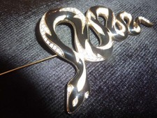 Modeschmuck-BROSCHE "Schlange"