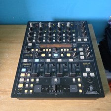 Behringer DDM4000 Audio Mixer