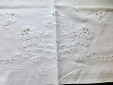 Schöne weiße Tischdecke