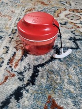 Tupperware Turbo Chef Zerkleinerer, Zwiebelschneider, Allesschneider, 300ml, rot