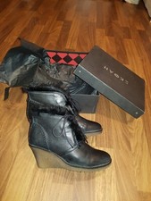 By Koah Stiefeletten Ankle Boots echtes Leder Gr. 39 Wedges Keilabsatz Schwarz