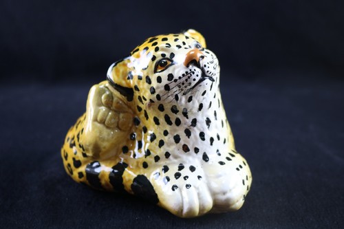 Leopard figur aus keramik - leopard,