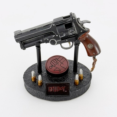 Sideshow collectibles hellboy - collectibles,