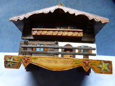 27169. Spieluhr  Spieldose  Holzhaus   Schwarzwaldhaus  defekt