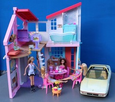 Barbie Traumhaus Villa mit 4 Zimmern - 7 Puppen - Auto & ZUBEHÖR