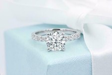 2,20Kt Solitär Exzellent Rund