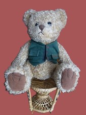 Douglas Teddybär mit grüner Weste Sammlerstück aus Plüsch von Heunec