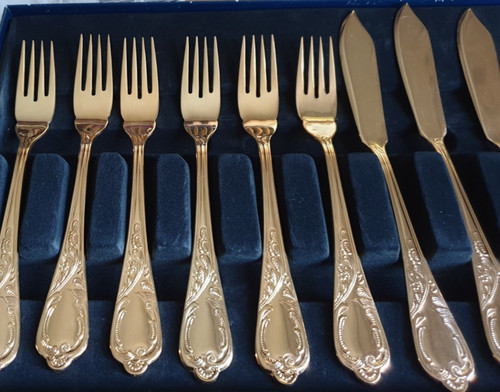 Fischbesteck goldfarben