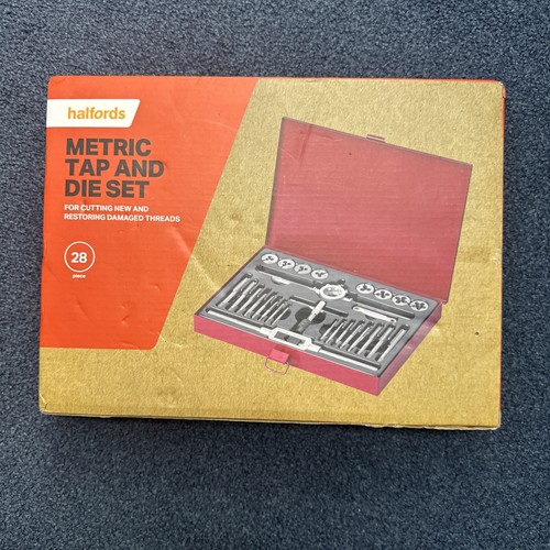 Halfords metrisches