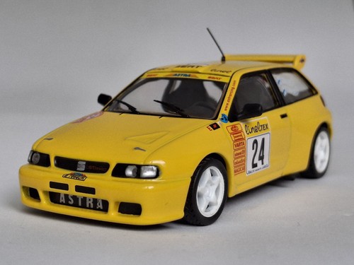 Ixo 1999 seat - 1/43,