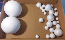 20 Styropor-Kugeln/ Konvolut/