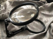 Große Arbeitslupe mit Metallrahmen & Ständer Ø innen 13,5 und 15,5 cm außen