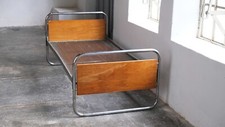 Bauhaus bett aus verchromten - bett,