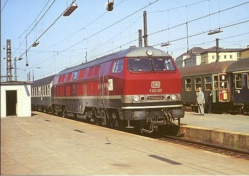 Diesel lok v 320 001 - ·,