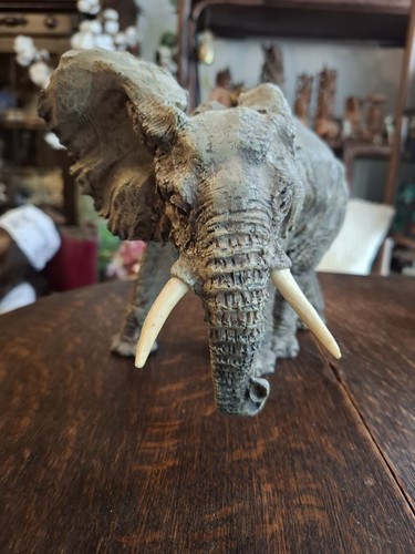 Elefant aus resin gross - aus,