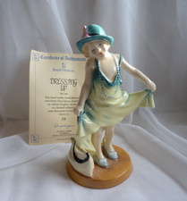 Royal Doulton Figur "Dressing
