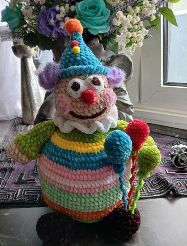 Handgemachter häkel clown - handgemachter, häkel-clown