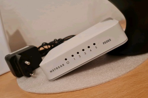 Netgear fs208 unmanaged - netgear, v2