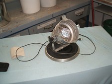 Einzelstück DJ Strahler Retro Unikat auf Plattenteller mit Discobirne