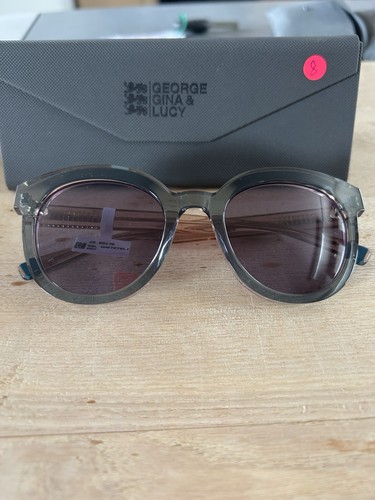 Neue sonnenbrille von - neue,