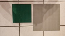 2 LEGO Platten, grau 38x38 cm