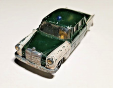 SIku  © Mercedes 190 Polizei  V-250  V-Serie  1965-1969  1:60  Police