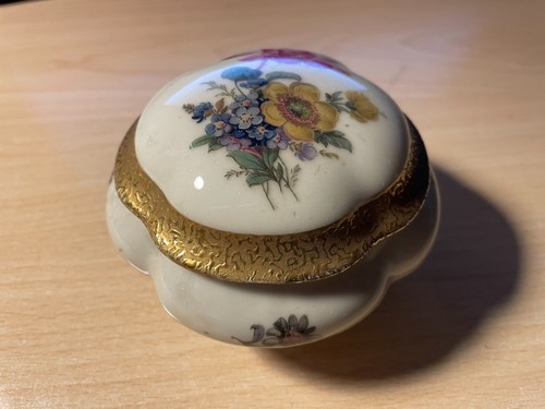 Kleine porzellandose blumen - ,