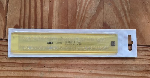 Zeichen schablone abc - m+r,