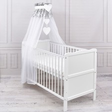 Betthimmel mit Herzen