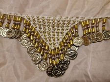 weißes Bauchtanztuch / Gürtel / Hüfttuch / Tanztuch mit goldenen Münzen