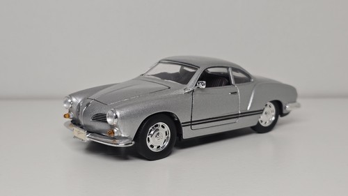 1966 volkswagen karmann - 1:28,