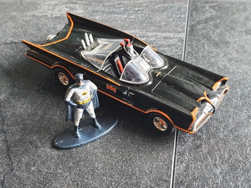 Batmobil mit figur jada toys - mit,