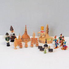 24xErzgebirge Kurrende mit Dorf Figuren Wintersport Häfner +Teelichthalter u.a.