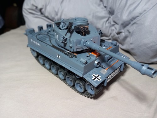 Tiger panzer mit licht - 1,