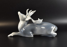 Royal Dux liegender Hirsch