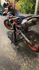 KTM 690 SMC R mit Orginal und Akrapovic Komplett Auspuffanlage