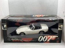 AUTOart 1/18 Toyota 2000GT