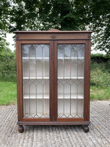 Antike vitrine aus holz - antike,