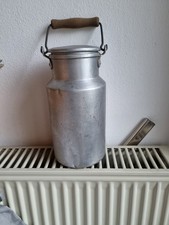 antike Milchkanne mit Deckel