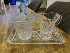 Milch und Zucker Set auf