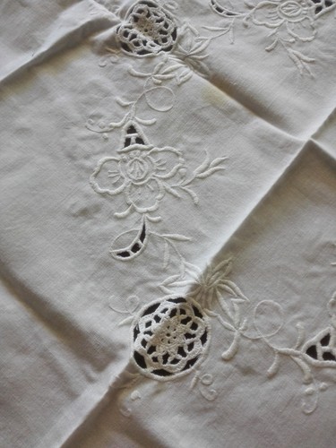 Wunderschöne tischdecke weiss - wunderschöne,
