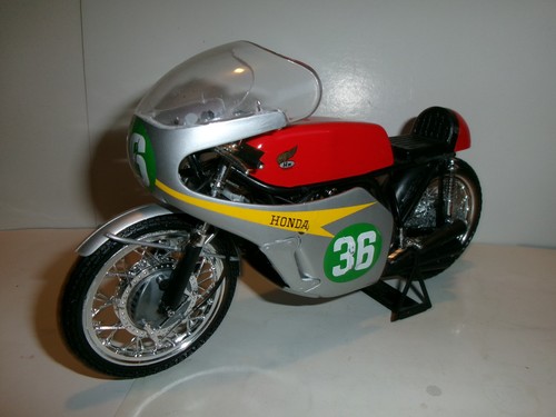 Mike hailwood honda - hailwood,