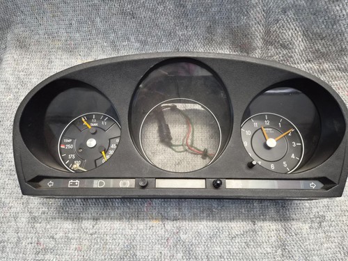 Mercedes w116 c107 r107 - c107,