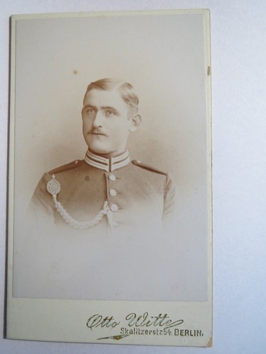 Berlin soldat uniform mit - in,