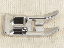 Nähfuß aus glattem Metall -